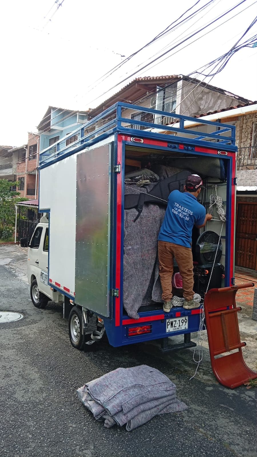 Camión para acarreitos y transporte de enseres en Medellín