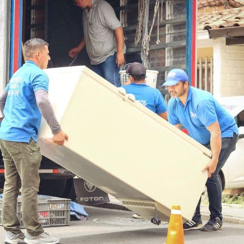 Camiones de Mudanzas y trasteos en Bello